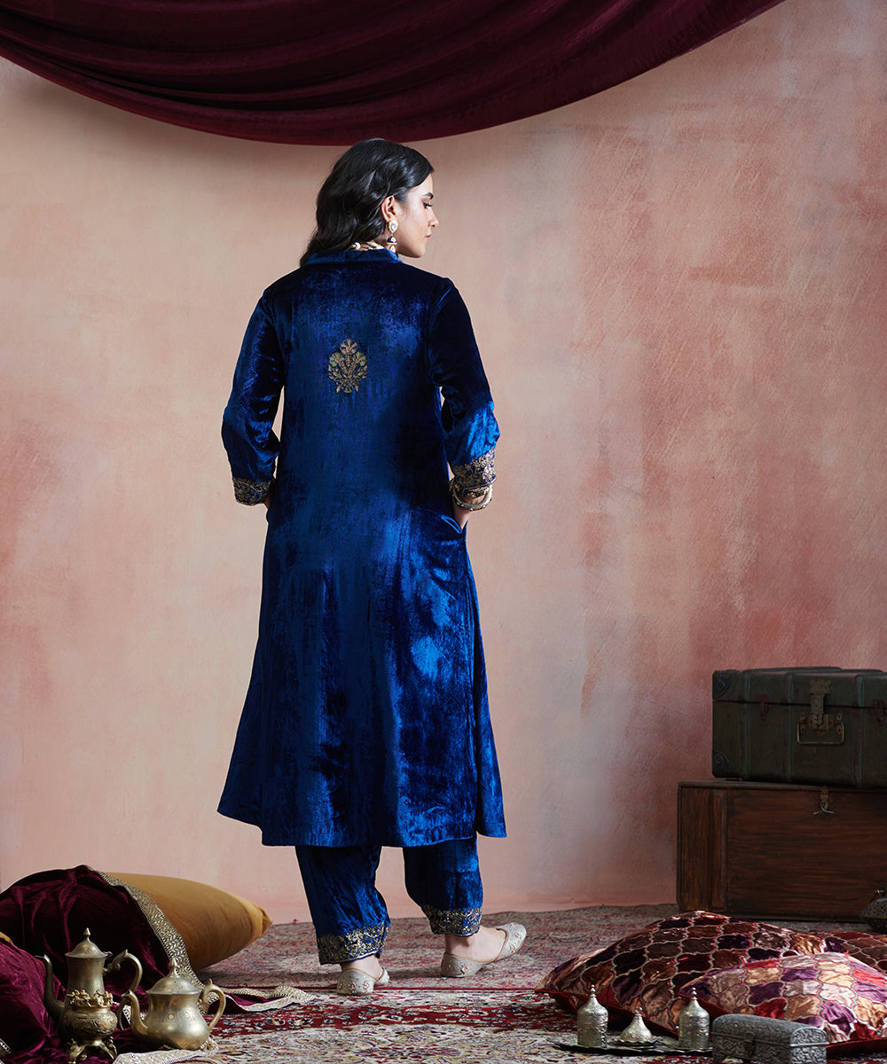 Navy_Blue_Hand_Embroidered_Velvet_Kurta_And_Velvet_Salwar_WeaverStory_06