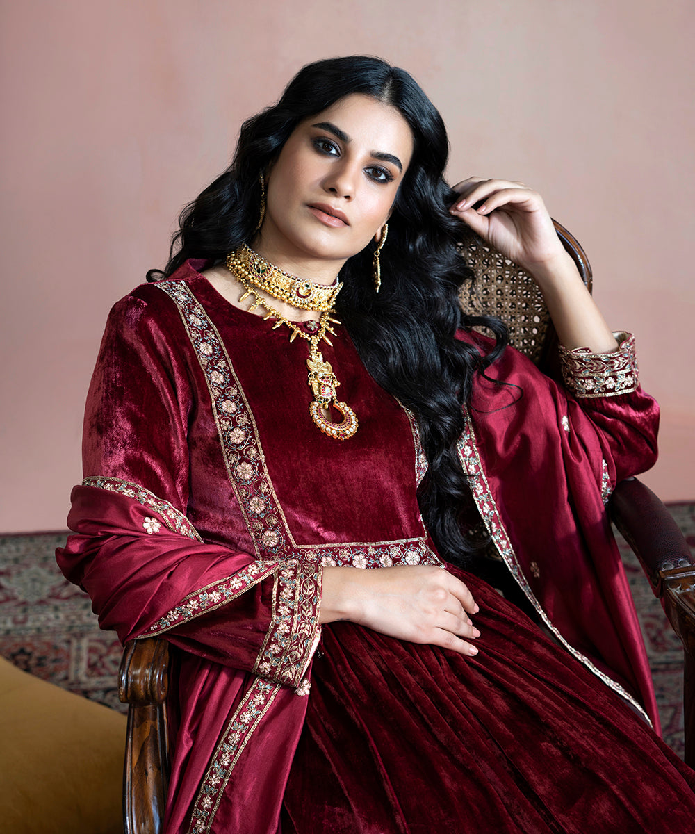 Maroon_Velvet_Hand_Embroidered_Gathered_Kurta_With_Salwar_And_Pure_Silk_Dupatta_WeaverStory_01