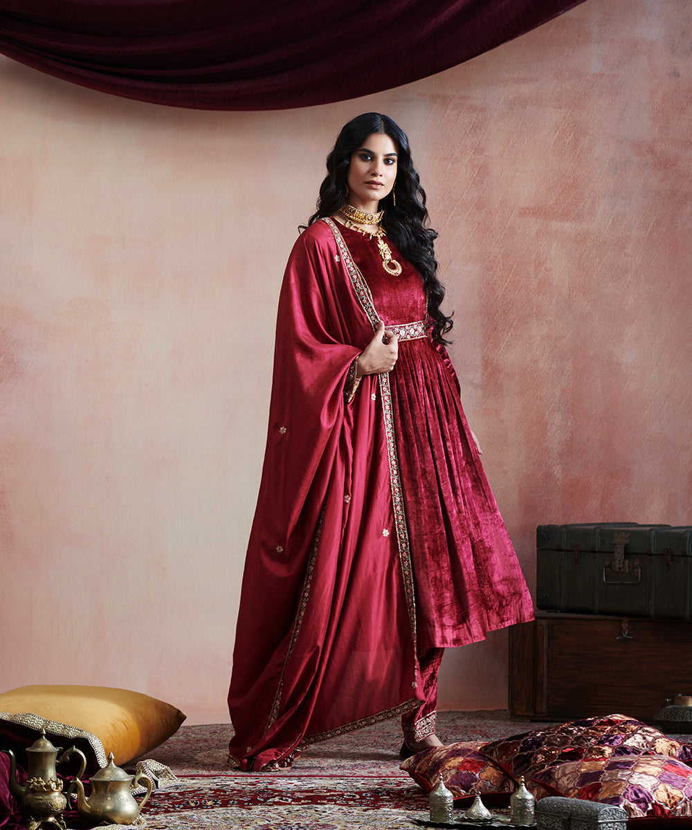 Maroon_Velvet_Hand_Embroidered_Gathered_Kurta_With_Salwar_And_Pure_Silk_Dupatta_WeaverStory_03