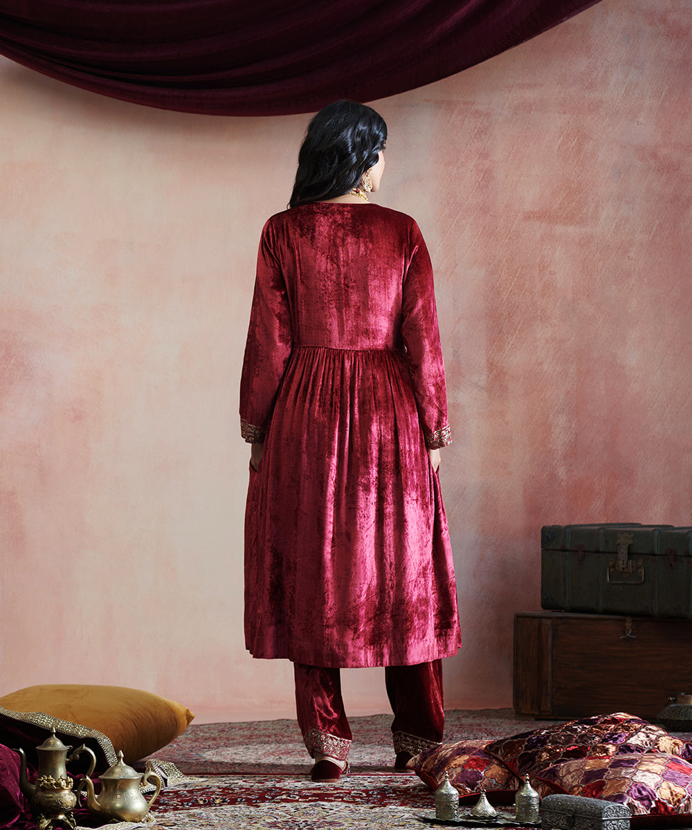 Maroon_Velvet_Hand_Embroidered_Gathered_Kurta_With_Salwar_And_Pure_Silk_Dupatta_WeaverStory_07