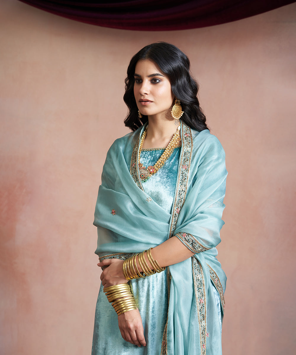 Ice_Blue_Hand_Embroidered_Velvet_Kurta_With_Grey_Farshi_And_Organza_Dupatta_WeaverStory_01