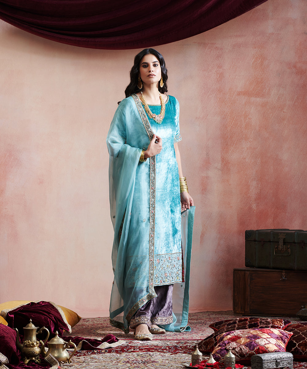 Ice_Blue_Hand_Embroidered_Velvet_Kurta_With_Grey_Farshi_And_Organza_Dupatta_WeaverStory_03