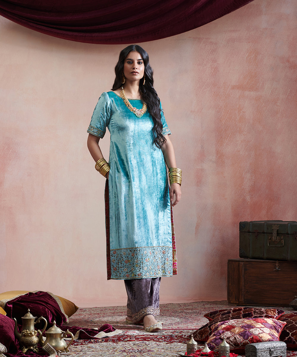 Ice_Blue_Hand_Embroidered_Velvet_Kurta_With_Grey_Farshi_And_Organza_Dupatta_WeaverStory_05