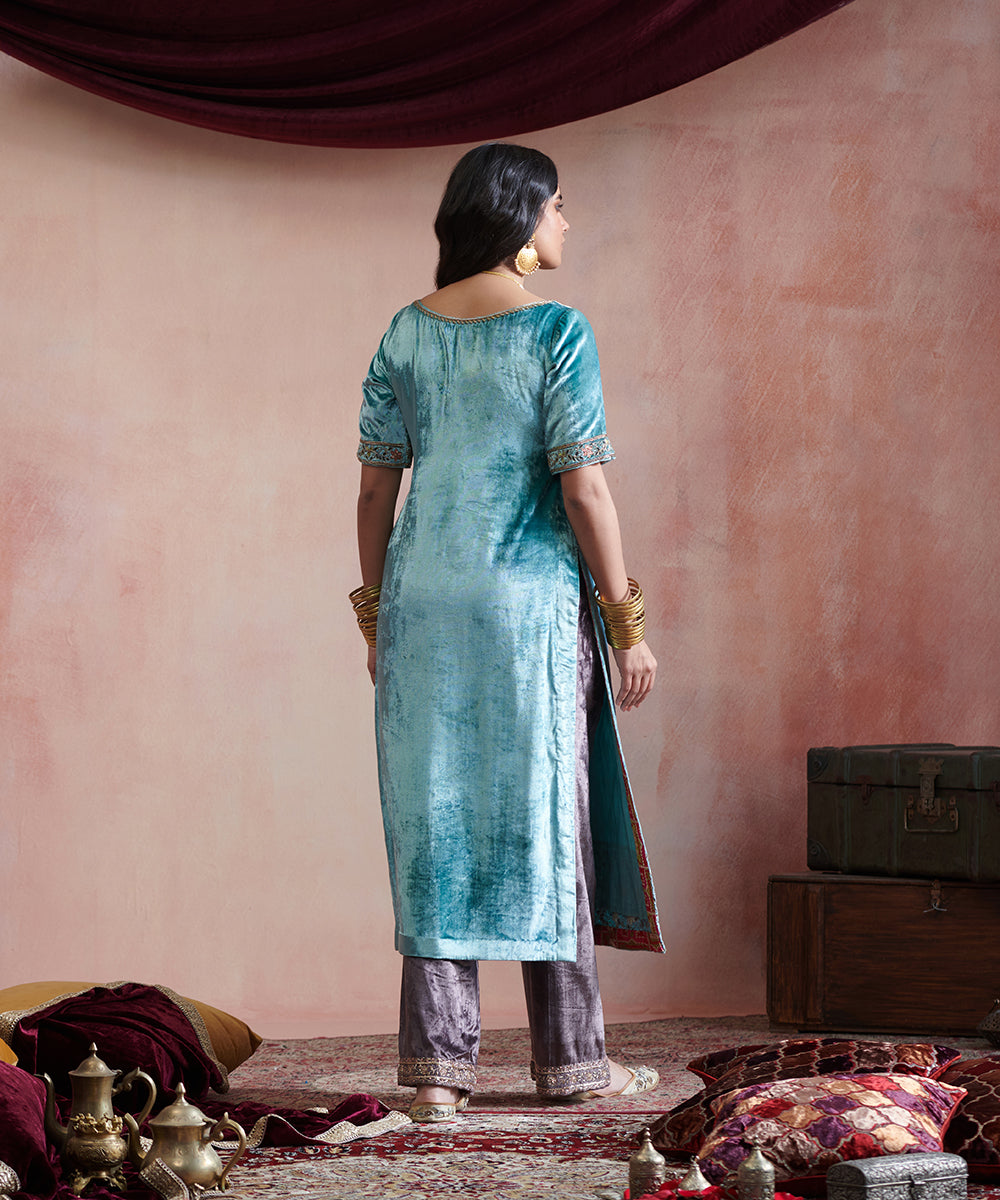 Ice_Blue_Hand_Embroidered_Velvet_Kurta_With_Grey_Farshi_And_Organza_Dupatta_WeaverStory_07