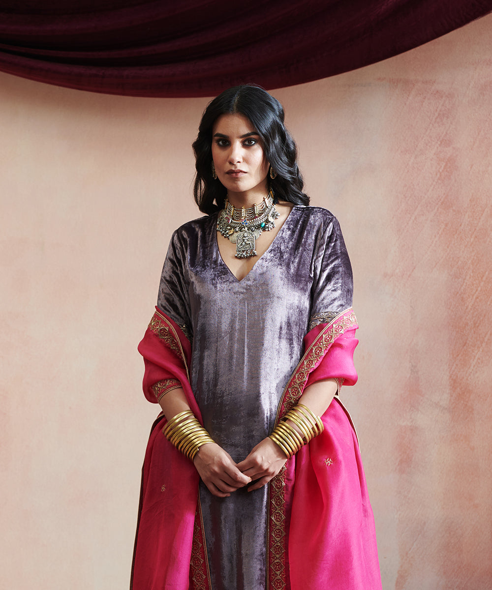 Dark_Grey_Hand_Embroidered_Velvet_Kurta_With_Velvet_Farshi_And_Pink_Organza_Dupatta_WeaverStory_03