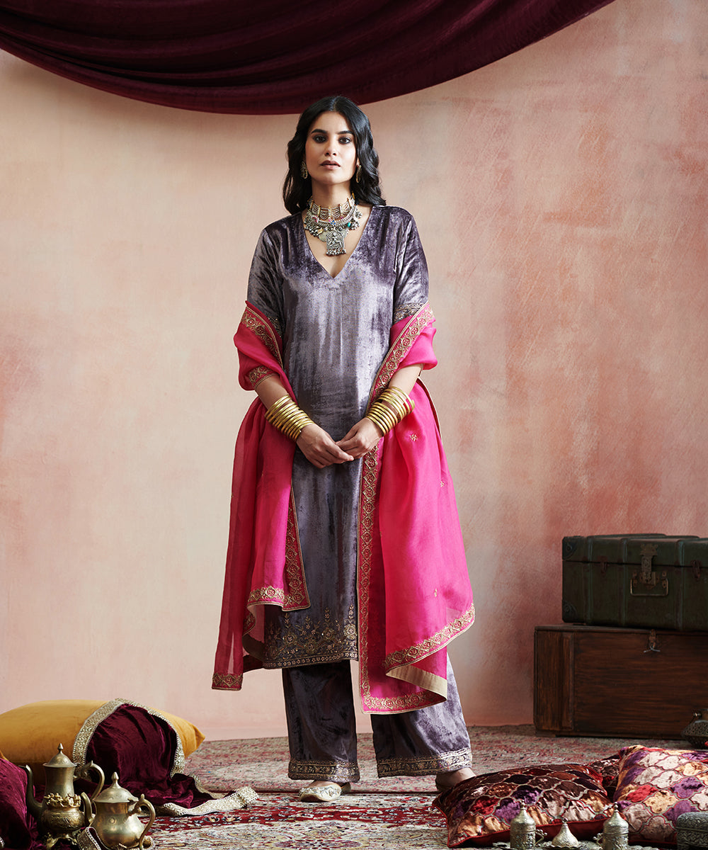 Dark_Grey_Hand_Embroidered_Velvet_Kurta_With_Velvet_Farshi_And_Pink_Organza_Dupatta_WeaverStory_05