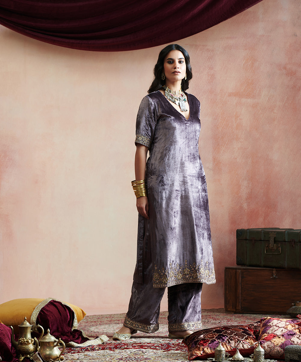 Dark_Grey_Hand_Embroidered_Velvet_Kurta_With_Velvet_Farshi_And_Pink_Organza_Dupatta_WeaverStory_07