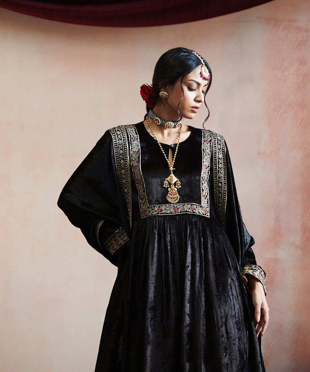Hand_Embroidered_Black_Velvet_Gathered_Kurta_With_Velvet_Salwar_WeaverStory_02
