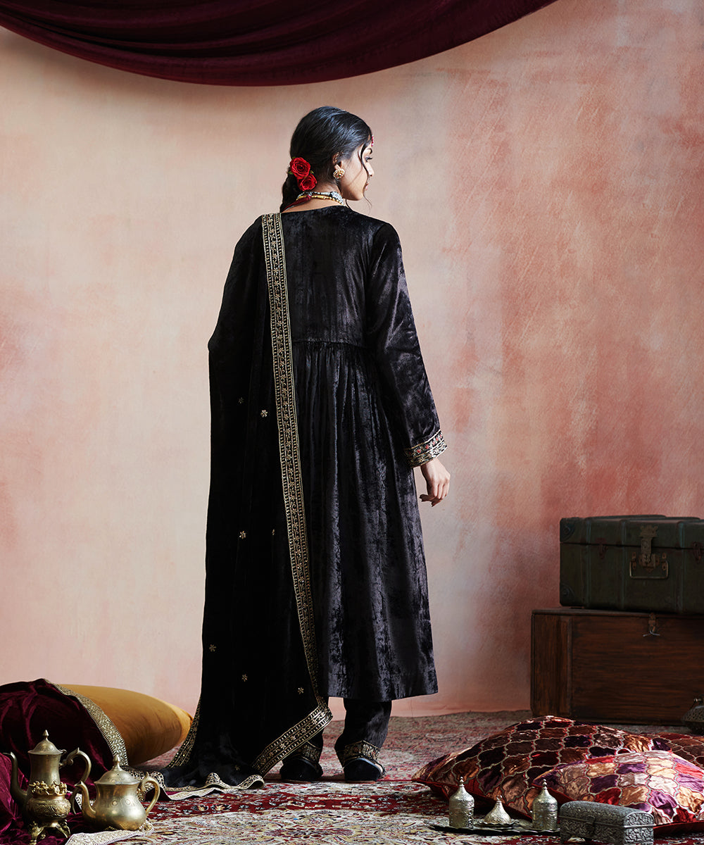 Hand_Embroidered_Black_Velvet_Gathered_Kurta_With_Velvet_Salwar_WeaverStory_07