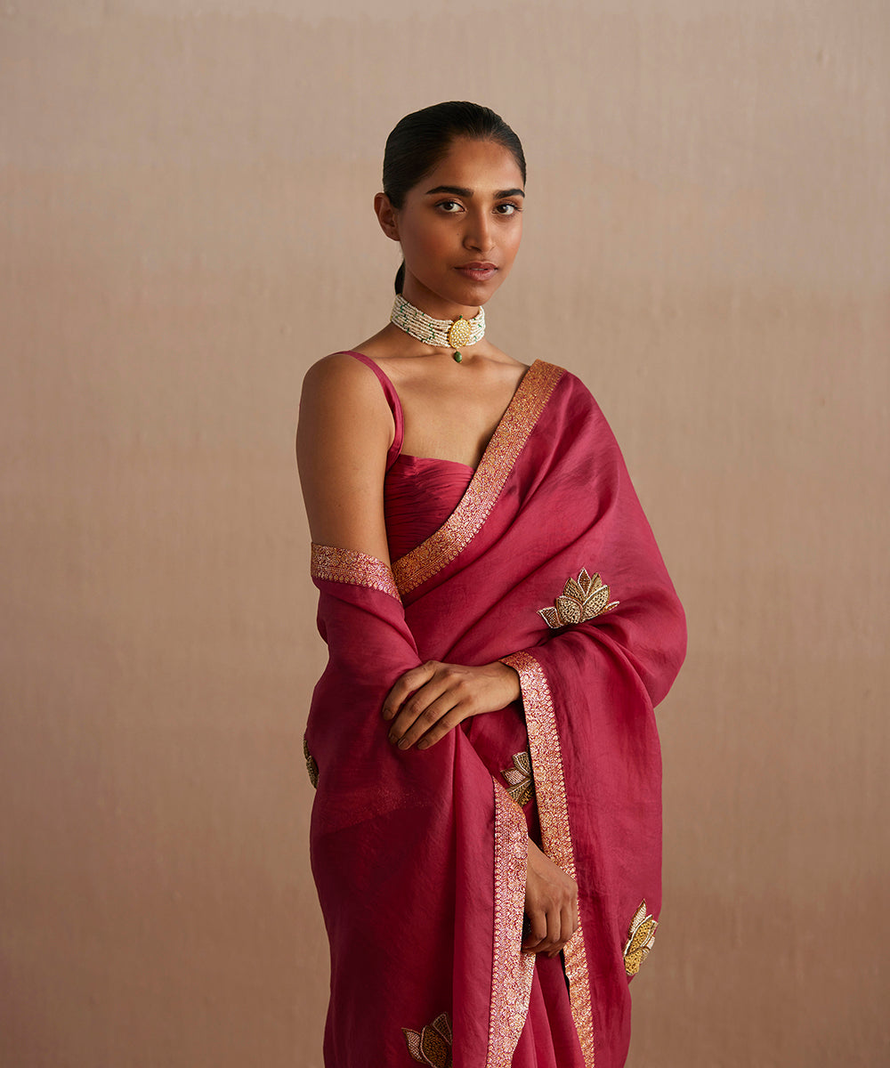 Viva_Magenta_Handloom_Organza_Saree_With_Embroidered_Lotus_Motifs_WeaverStory_02