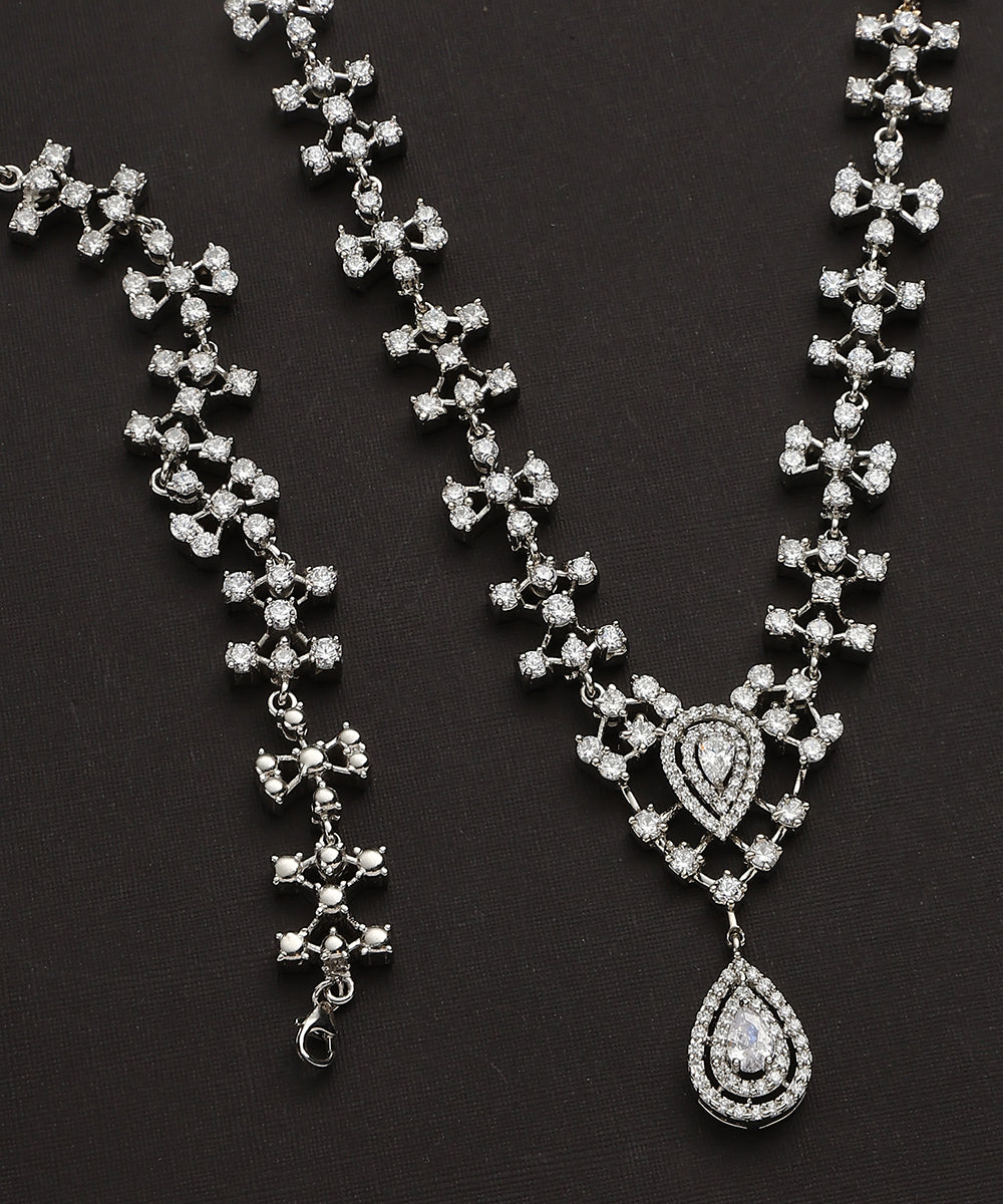 Padmaj_Handcrafted_Pure_Silver_Necklace_With_Semi_Precious_Stones_WeaverStory_03