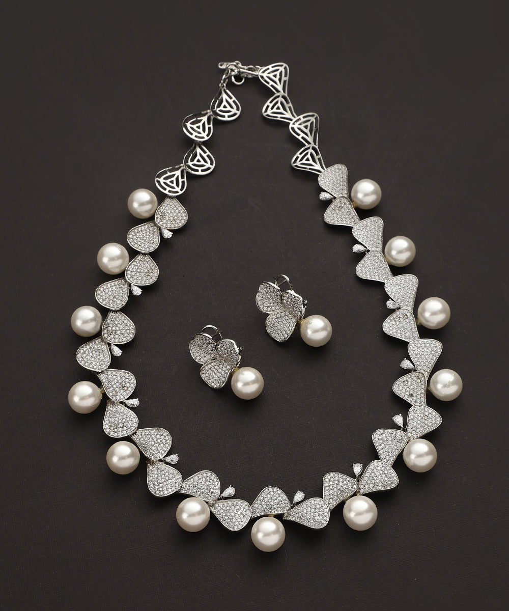 Vyas_Handcrafted_Pure_Silver_Necklace_Set_With_Semi_Precious_Stones_And_Pearls_WeaverStory_02