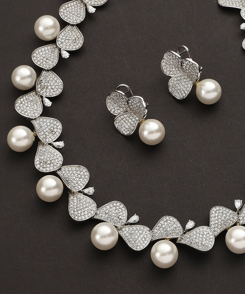 Vyas_Handcrafted_Pure_Silver_Necklace_Set_With_Semi_Precious_Stones_And_Pearls_WeaverStory_04