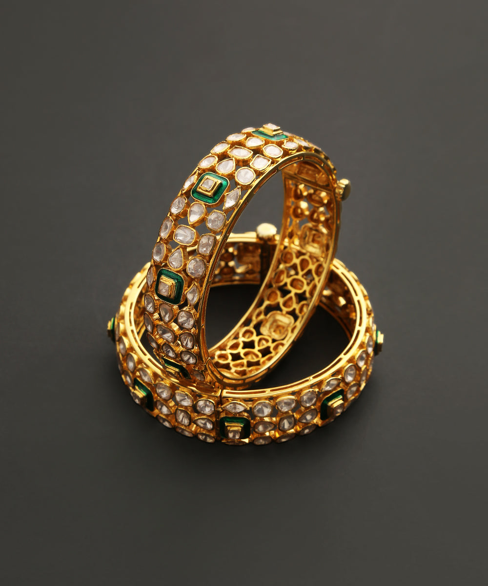 Shazia_Handcrafted_Pure_Silver_Bangle_With_Moissanite_Polki_And_Enamel_WeaverStory_03