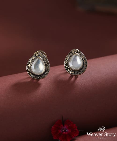 Ruhiya_Stud_Earrings_with_Moissanite_Polki_Crafted_in_Pure_Silver_WeaverStory_01