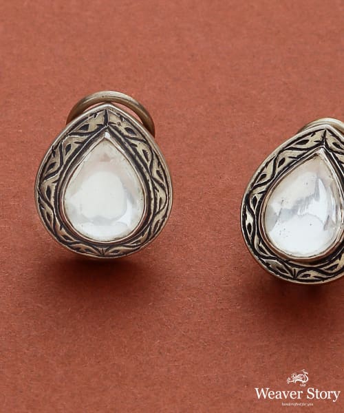 Ruhiya_Stud_Earrings_with_Moissanite_Polki_Crafted_in_Pure_Silver_WeaverStory_03