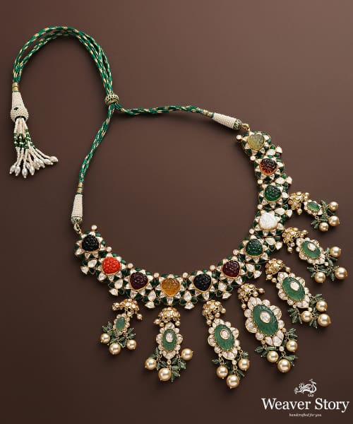 Miraya_Pure_Silver_Necklace_Handcrafted_With_Moissanite_Polki_And_Emeralds_WeaverStory_02