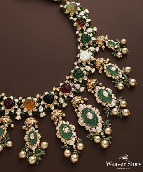 Miraya_Pure_Silver_Necklace_Handcrafted_With_Moissanite_Polki_And_Emeralds_WeaverStory_03