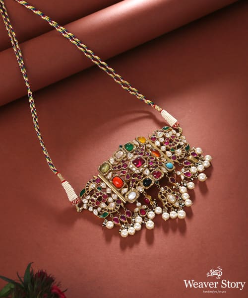Mrinali_Moissanite_Polki_Handcrafted_Necklace_With_Pure_Silver_WeaverStory_01