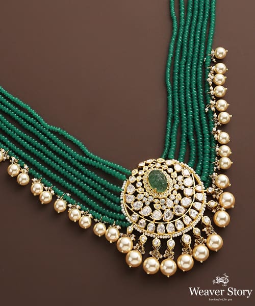 Johi_Moissanite_Polki_Necklace_With_Emeralds_And_Pearl_Hangings_WeaverStory_03