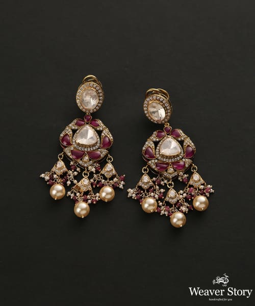 Arunima_Moissanite_Polki_Necklace_Set_Handcrafted_In_Pure_Silver_With_Ruby_And_Pearls_WeaverStory_04