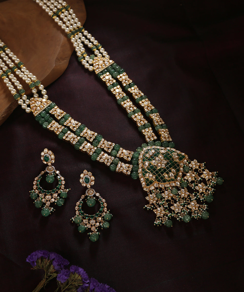 Aarifa_Handcrafted_Pure_Silver_Necklace_Set_With_Moissanite_Polki_And_Beads_WeaverStory_01