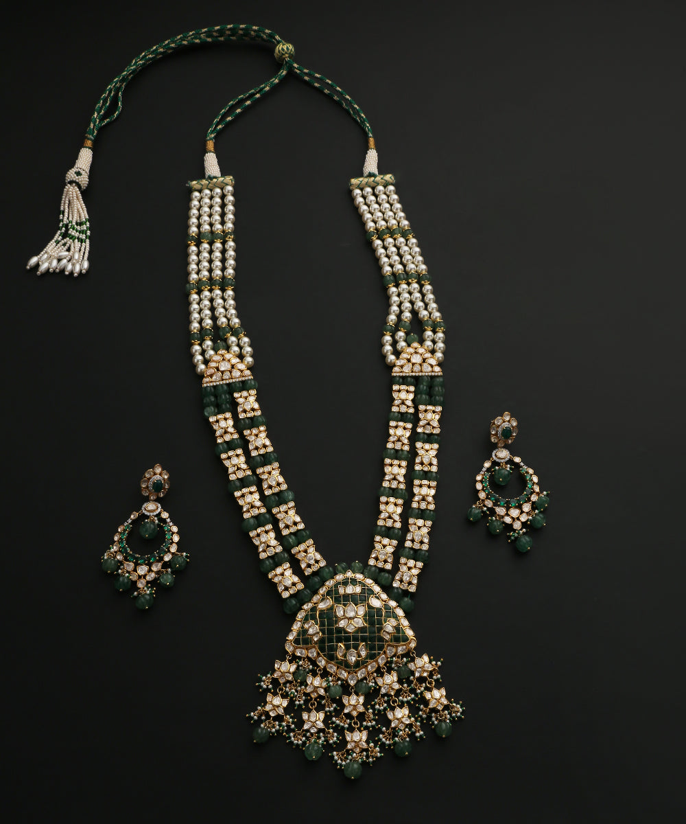 Aarifa_Handcrafted_Pure_Silver_Necklace_Set_With_Moissanite_Polki_And_Beads_WeaverStory_02