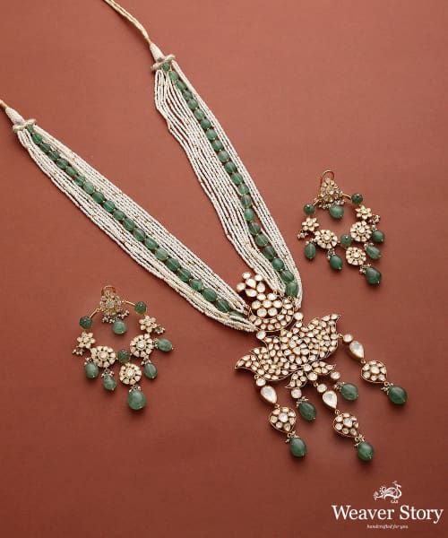 Falguni_Pure_Silver_Necklace_Set_with_Moissanite_Polki_WeaverStory_02