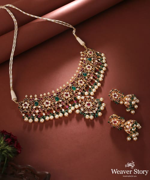 Kaanchana_Handcrafted_Necklace_Set_with_Moissanite_Polki_WeaverStory_01