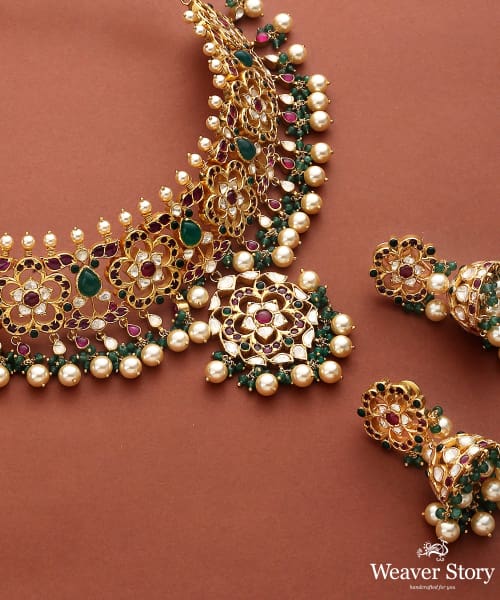 Kaanchana_Handcrafted_Necklace_Set_with_Moissanite_Polki_WeaverStory_05