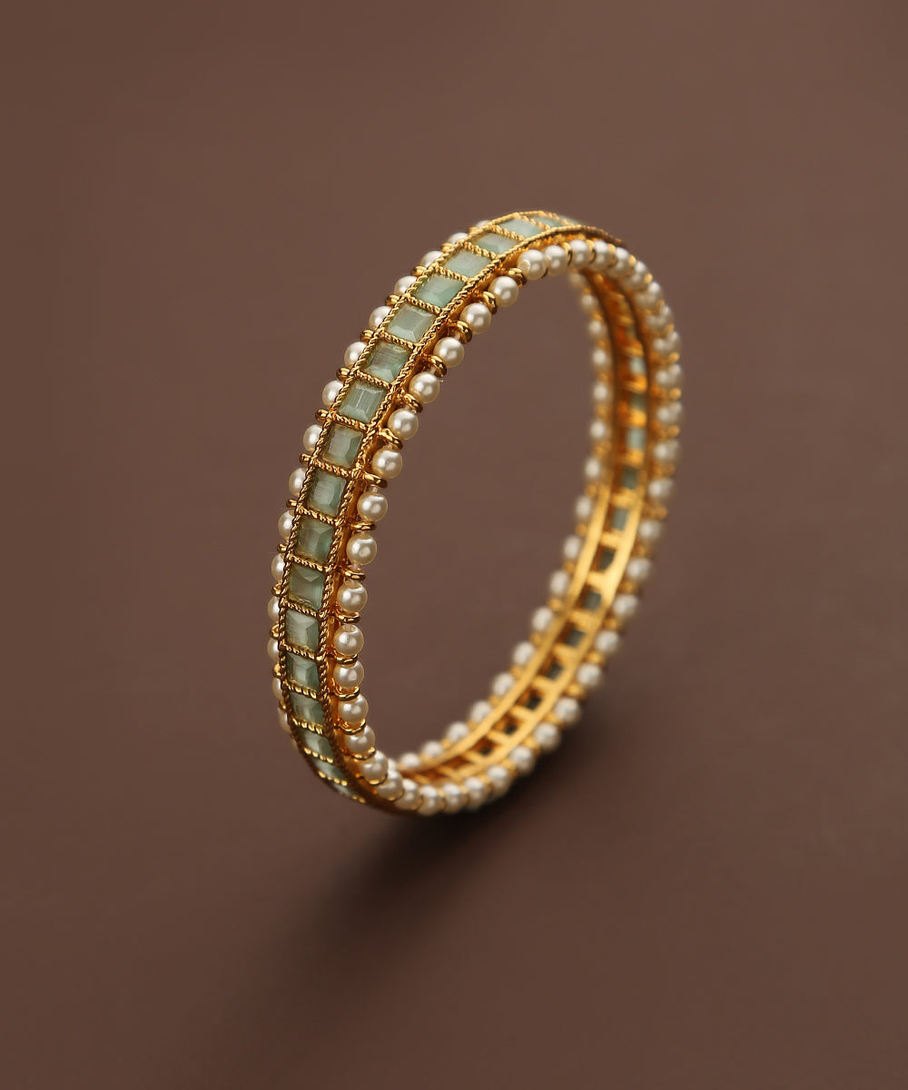 Aadila_Handcrafted_Bangles_With_Semi_Precious_Stones_And_Pearls_WeaverStory_03