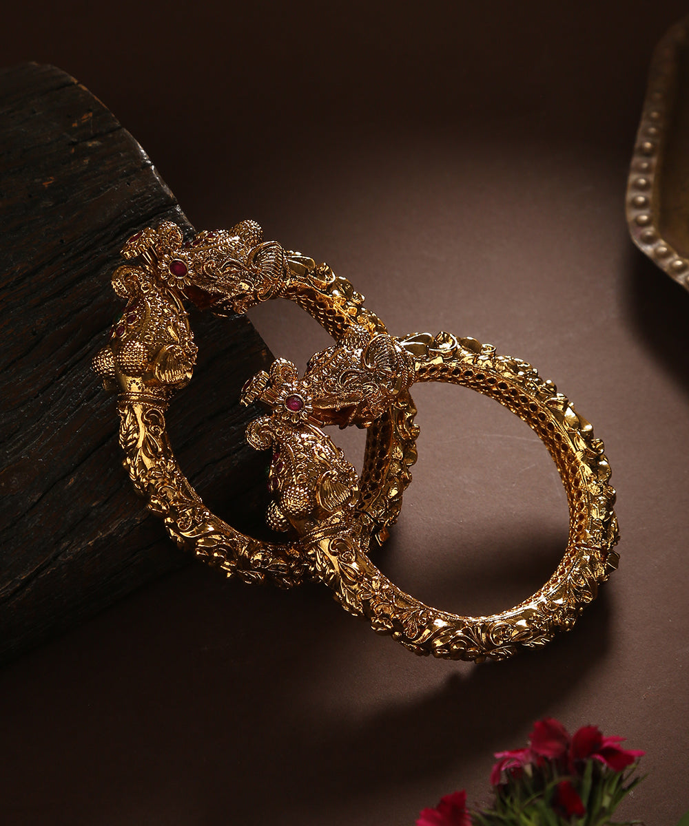 Aafiya_Handcrafted_Bangles_With_Ruby_WeaverStory_01