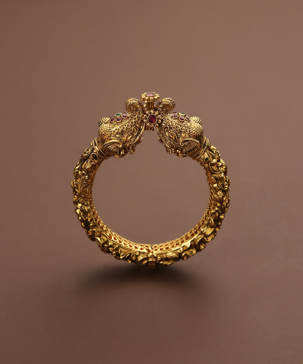 Aafiya_Handcrafted_Bangles_With_Ruby_WeaverStory_04