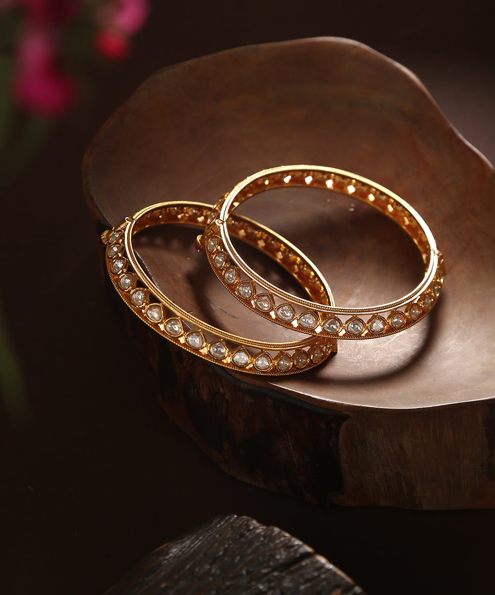 Aaghaa_Handcrafted_Bangles_With_Moissanite_Kundan_WeaverStory_01