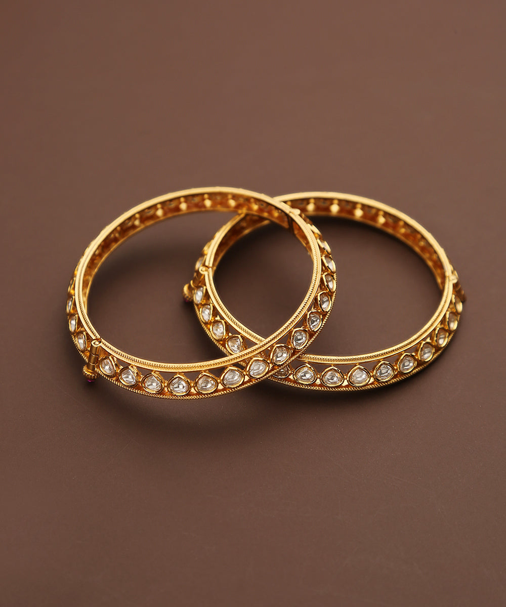 Aaghaa_Handcrafted_Bangles_With_Moissanite_Kundan_WeaverStory_02
