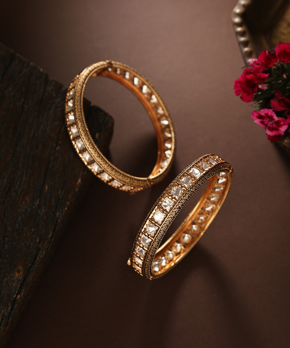 Aakifah_Handcrafted_Bangle_With_Moissanite_Kundan_WeaverStory_01