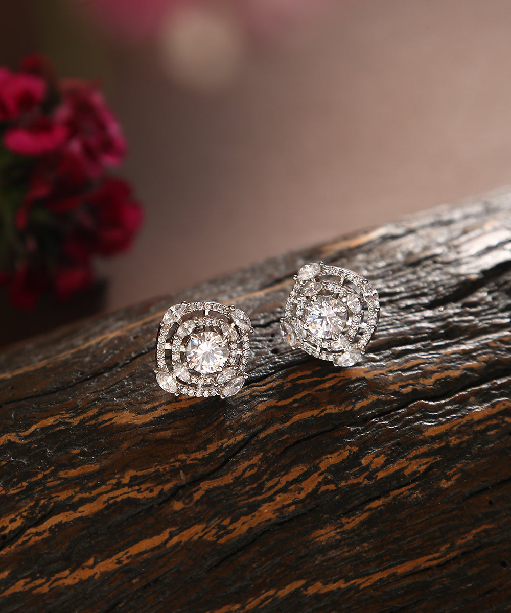 Fauqiyah_Handcrafted_Stud_Earrings_With_Semi_Precious_Stones_WeaverStory_01