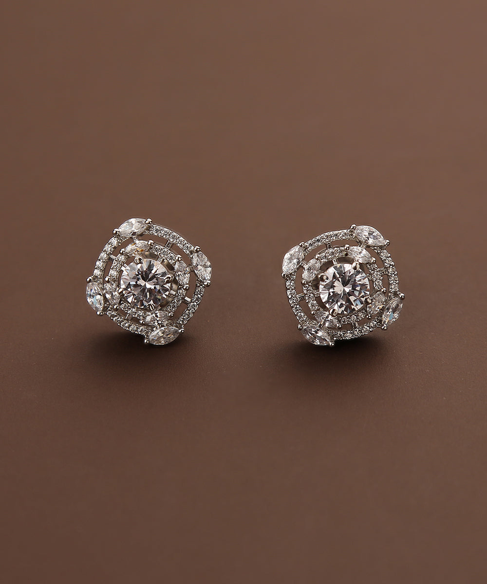 Fauqiyah_Handcrafted_Stud_Earrings_With_Semi_Precious_Stones_WeaverStory_02