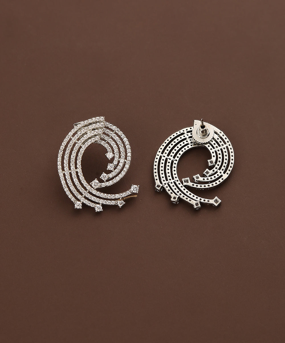 Khudra_Handcrafted_Earrings_With_Studs_And_Stones_WeaverStory_03