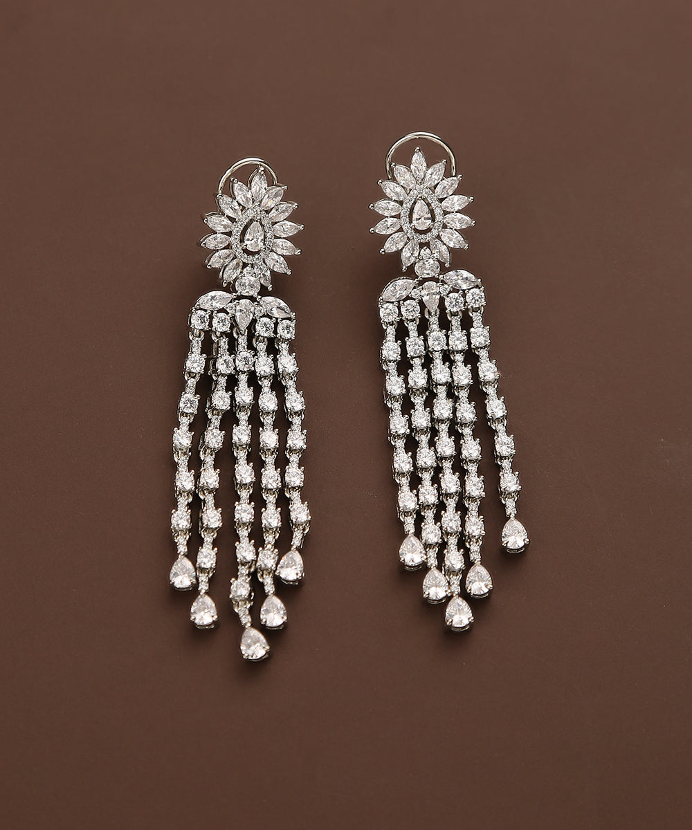 Layina_Handcrafted_Earrings_With_Moissanite_Kundan_WeaverStory_02