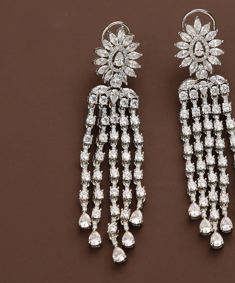 Layina_Handcrafted_Earrings_With_Moissanite_Kundan_WeaverStory_03