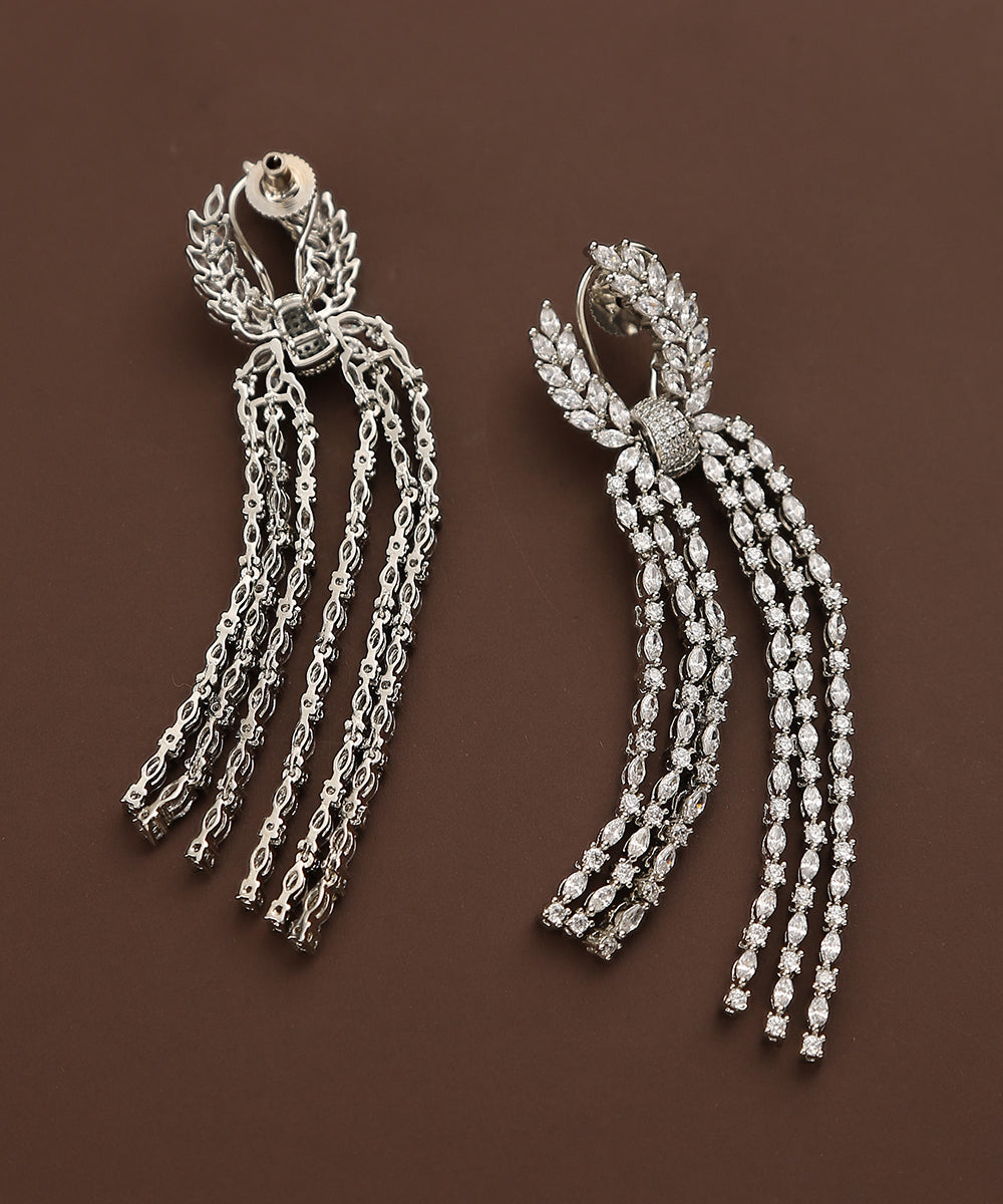 Nazmin_Handcrafted_Earrings_With_Studs_And_Stones_WeaverStory_03