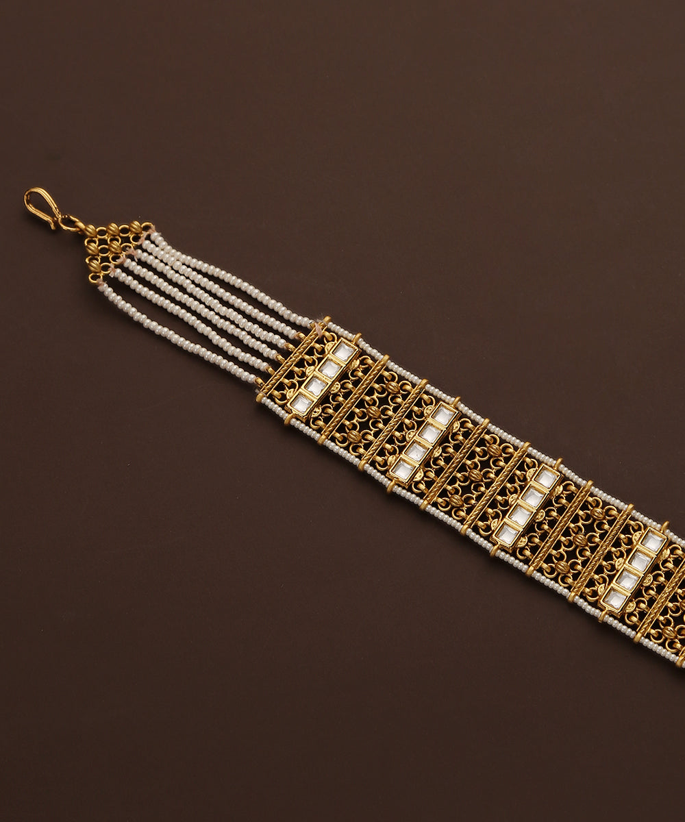 Erina_Handcrafted_Maang_Tika_With_Stones_And_Pearls_WeaverStory_03