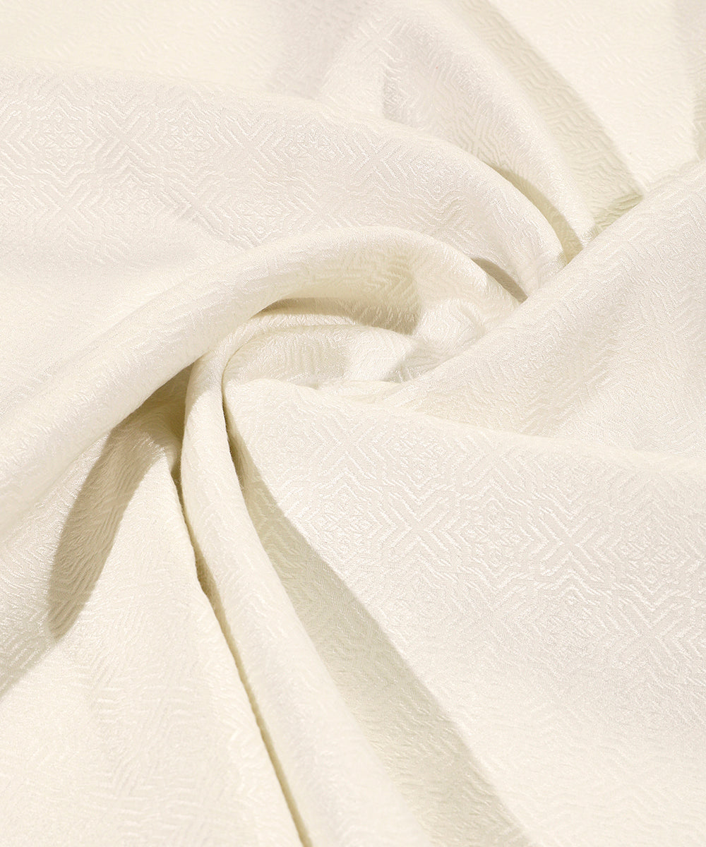 Handloom_Ivory_Menswear_Satin_Silk_Tanchoi_Kurta_And_Cotton_Silk_Pants_Fabric_WeaverStory_05