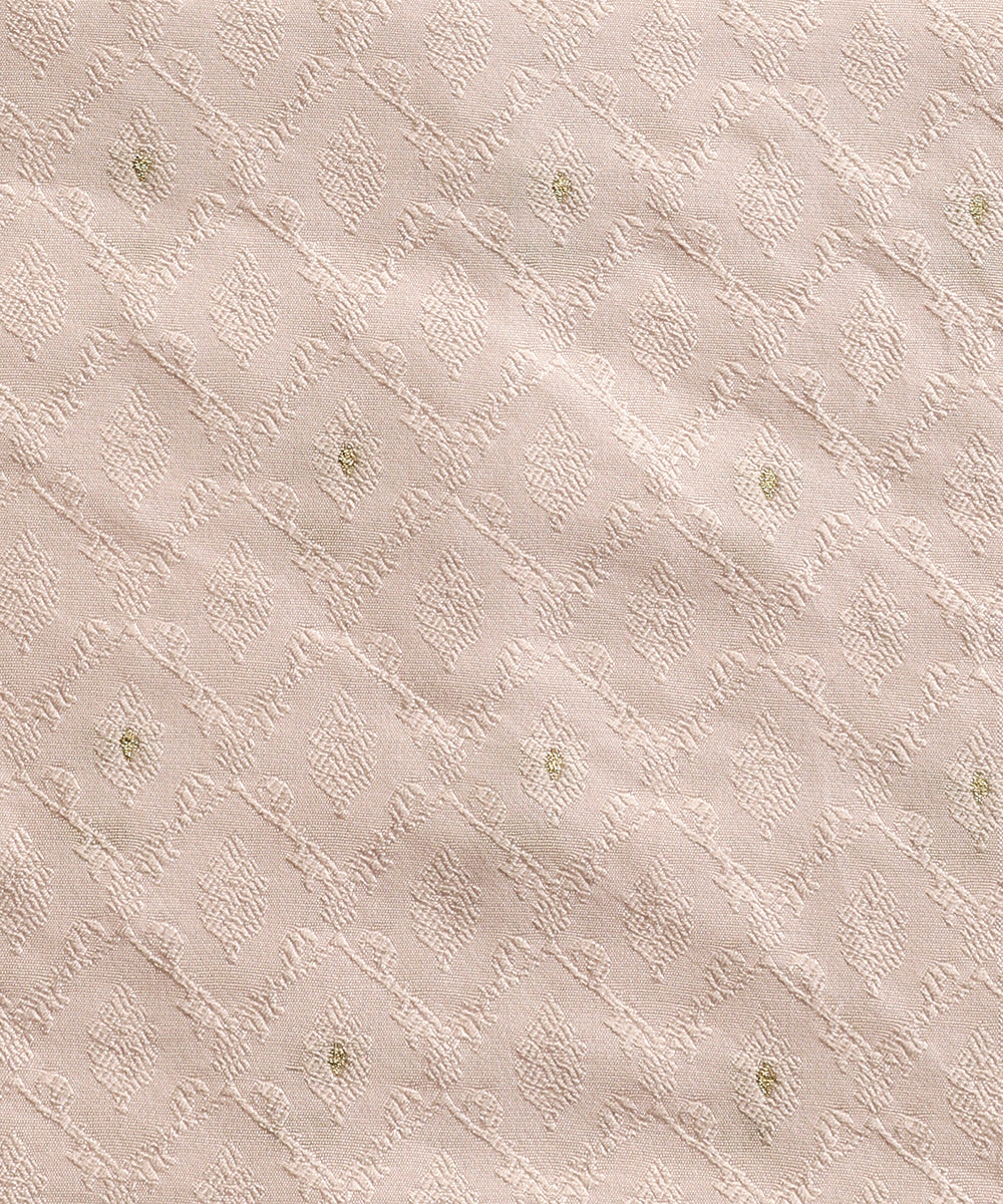 Handloom_Light_Pink_Menswear_Satin_Silk_Tanchoi_Kurta_And_Cotton_Silk_Pants_Fabric_WeaverStory_02