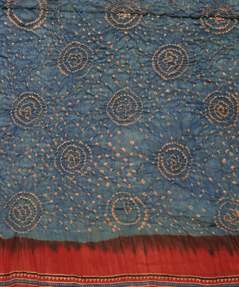Handloom_Red_And_Greyish_Blue_Maheshwari_Silk_Bandhani_Saree_With_Hand_Block_Ajrakh_Print_WeaverStory_04