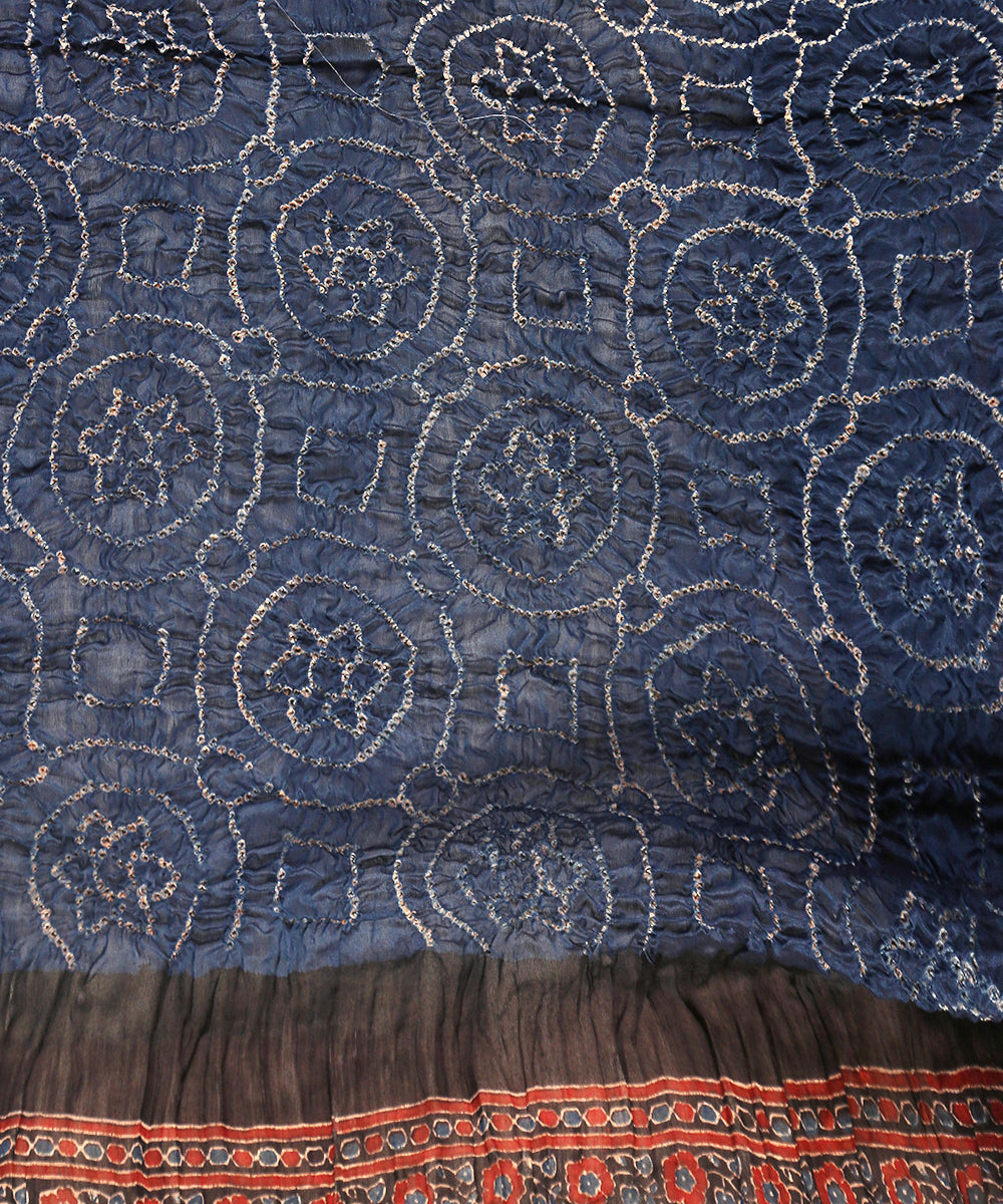 Handloom_Blue_And_Black_Maheshwari_Bandhani_Saree_With_Hand_Block_Ajrakh_Print_WeaverStory_04