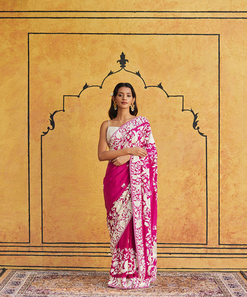 Magenta_Hand_Embroidered_Crepe_Pink_Parsi_Gara_Saree_With_White_Flowers_On_Pallu_WeaverStory_01