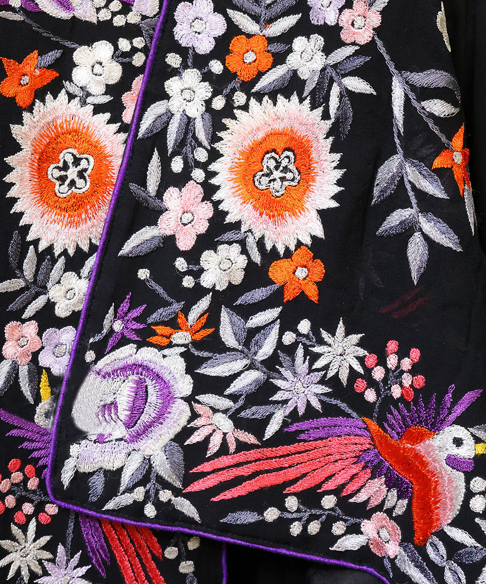 Black_Georgette_Parsi_Gara_Dupatta_With_Multicoloured_Floral_Border_WeaverStory_05