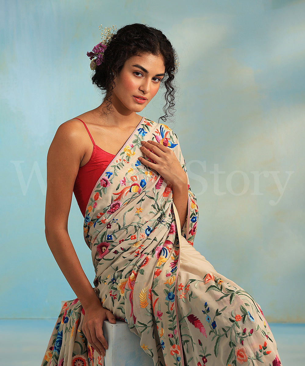 White_Handloom_Crepe_Parsi_Gara_Saree_With_Floral_Jaal_WeaverStory_01